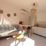 Le Finosello - T2 Cosy Sur Avec Clim, Wifi & Parking - Proche Port & Aeroport *