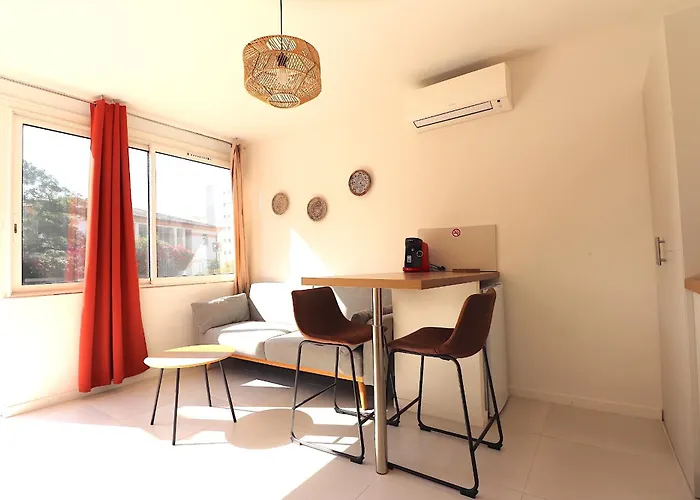 Le Finosello - T2 Cosy Sur Avec Clim, Wifi & Parking - Proche Port & Aeroport Ajaccio (Corsica)